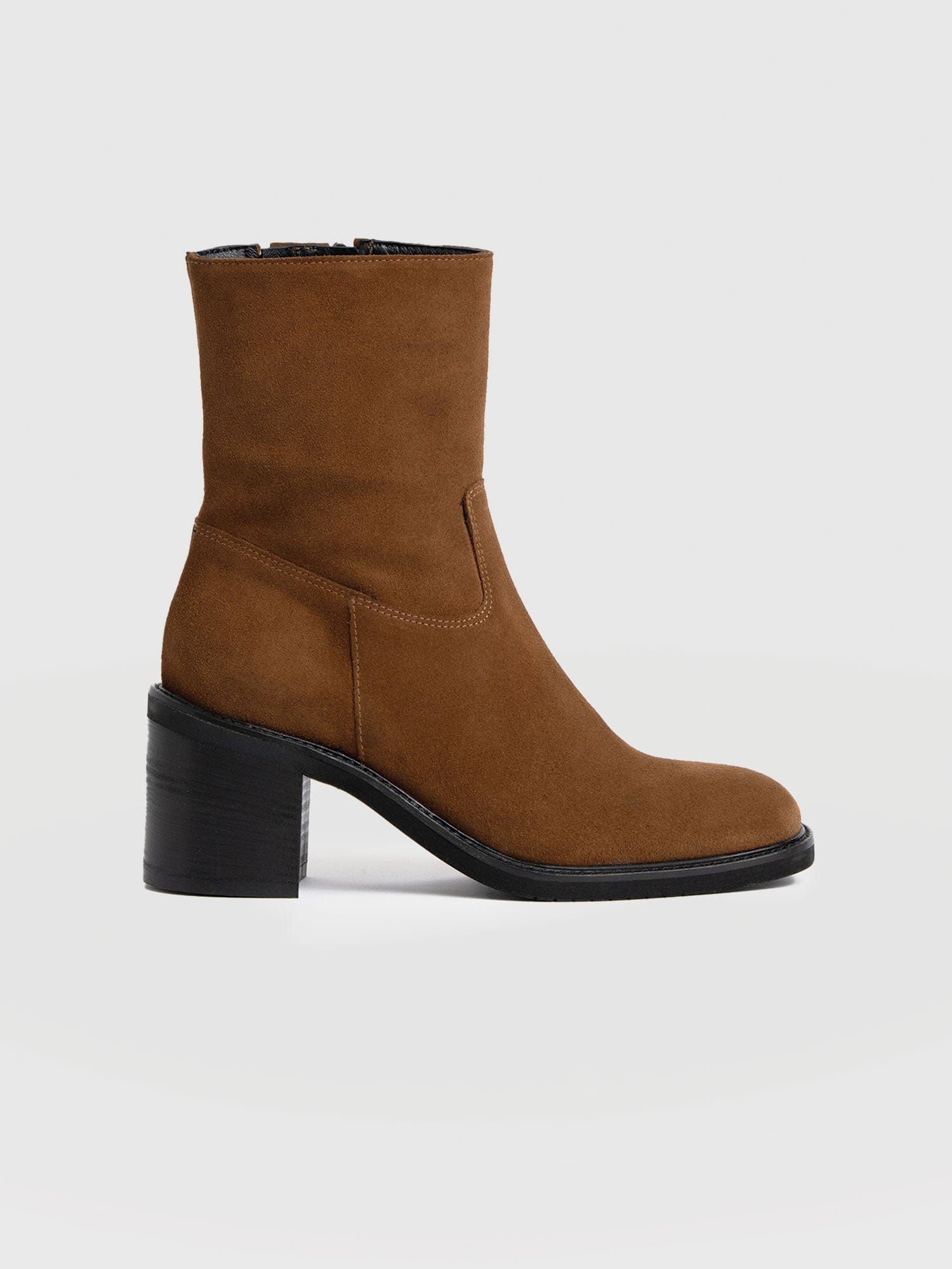 Dakota Ankle Boot - Camel Suede - Women's Shoes | Saint + Sofia® EU